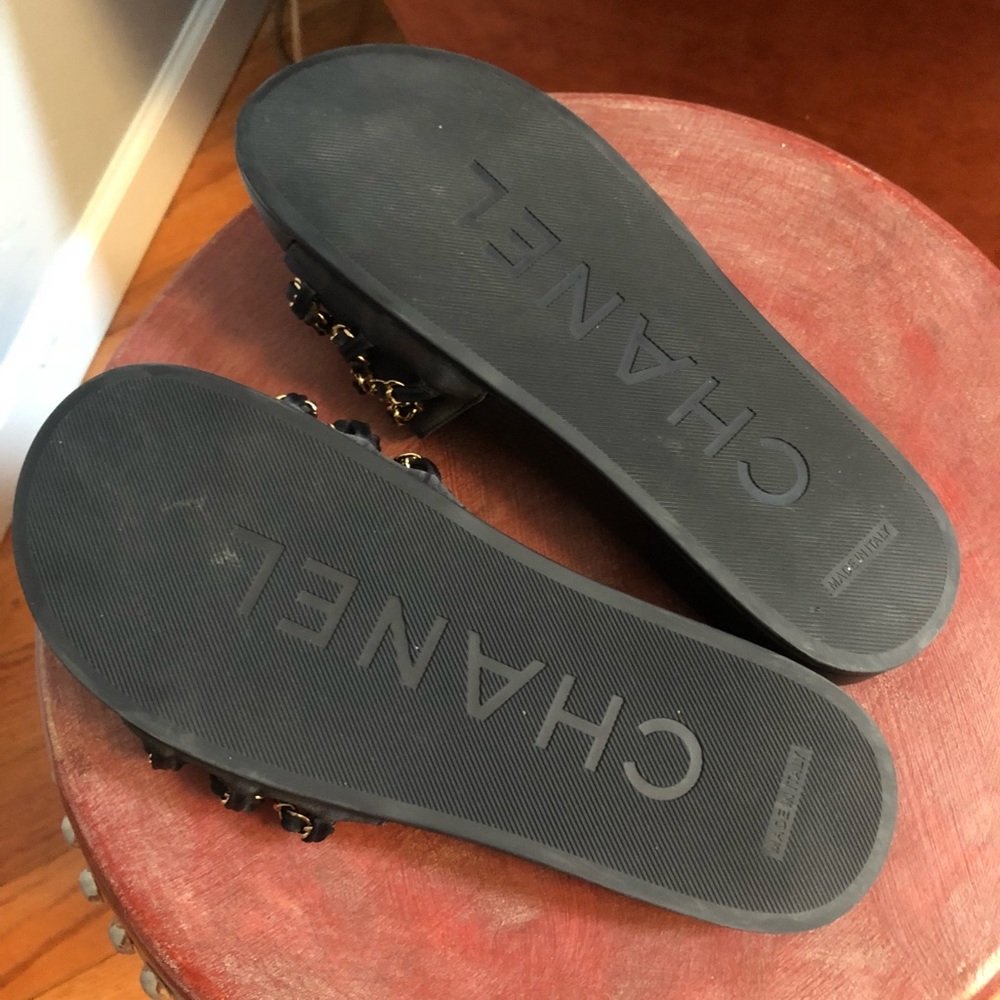 Authentic Chanel chain slides - Picture 7 of 7